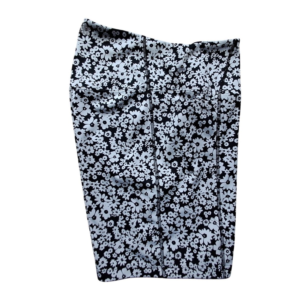 PINK Victoria's Secret Active Floral Daisy Biker Shorts Size Large Pockets - Picture 3 of 8
